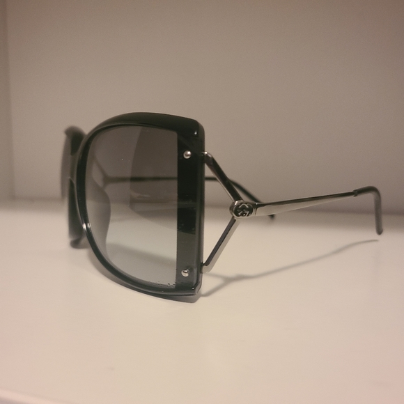 Gucci Sunglasses - Picture 2 of 9